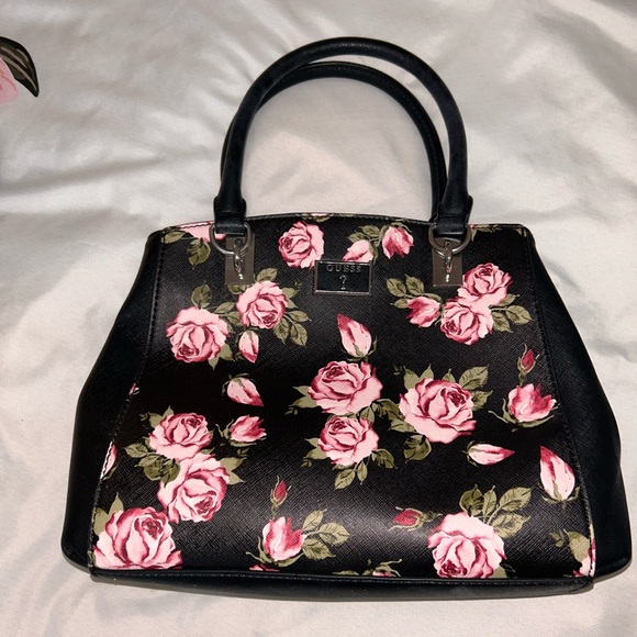 Guess purse - Picture 1 of 8